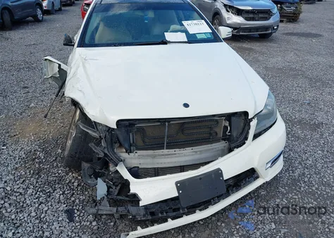 2012 Mercedes-Benz C 250 из США, поврежденный, VIN WDDGJ4HB8CF884401